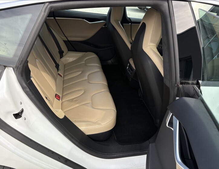 Tesla Model S 25