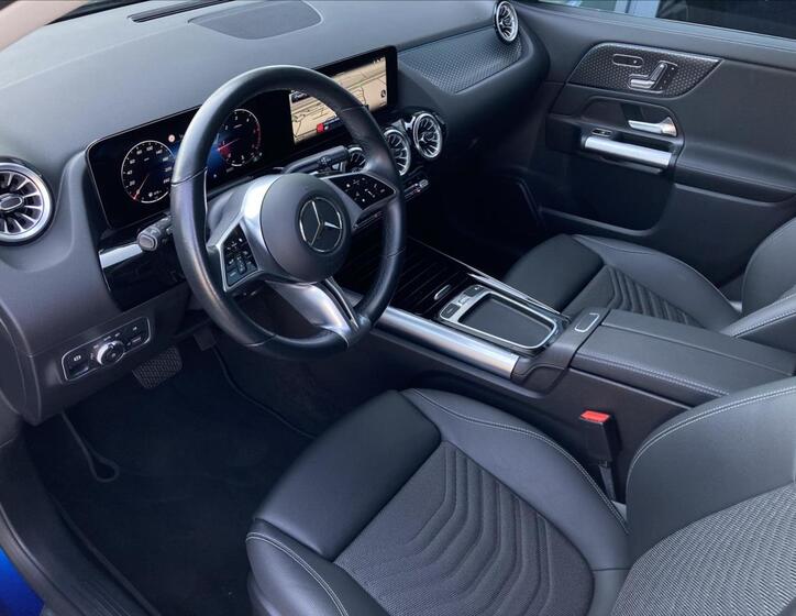 Mercedes-Benz GLA 9
