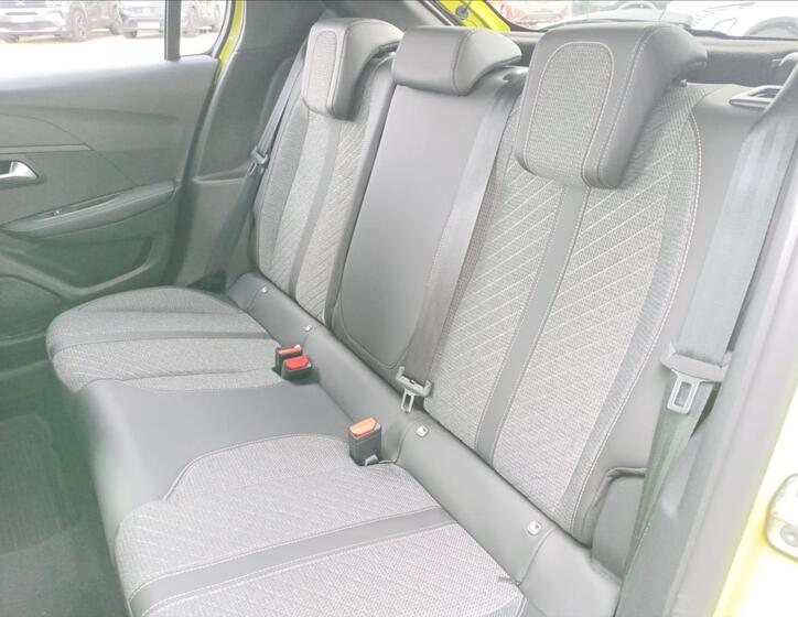 Peugeot 208 5