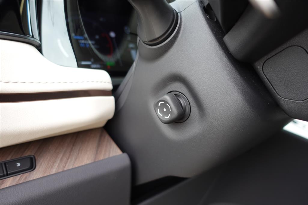 Lexus LM 350h