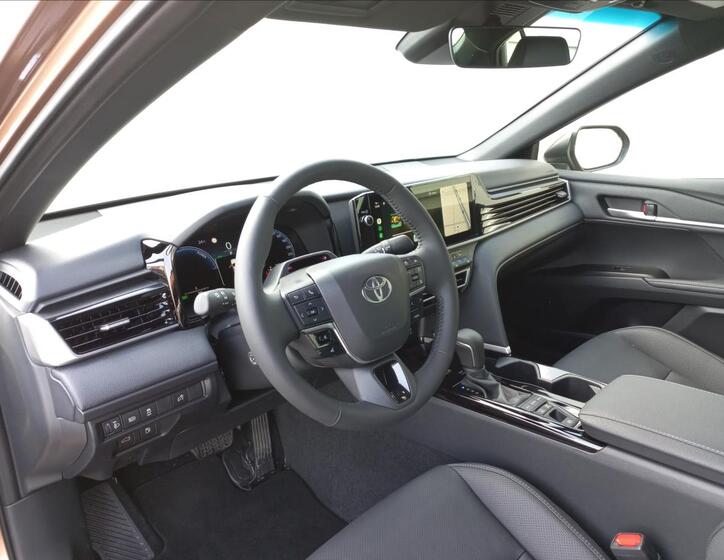 Toyota Camry 8