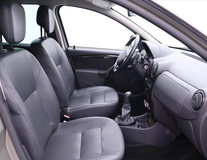 Dacia Duster 14