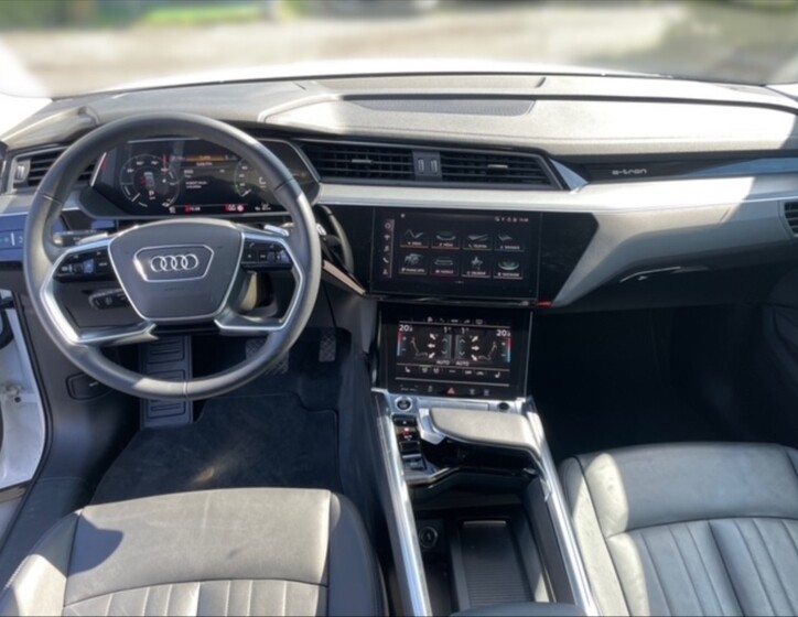 Audi e-tron 8