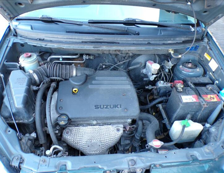 Suzuki Liana 18