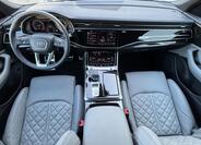 Audi Q8 23