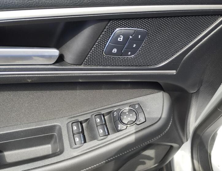 Ford Galaxy 18