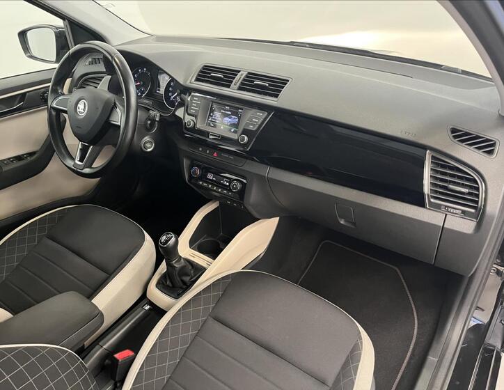 Škoda Fabia 19