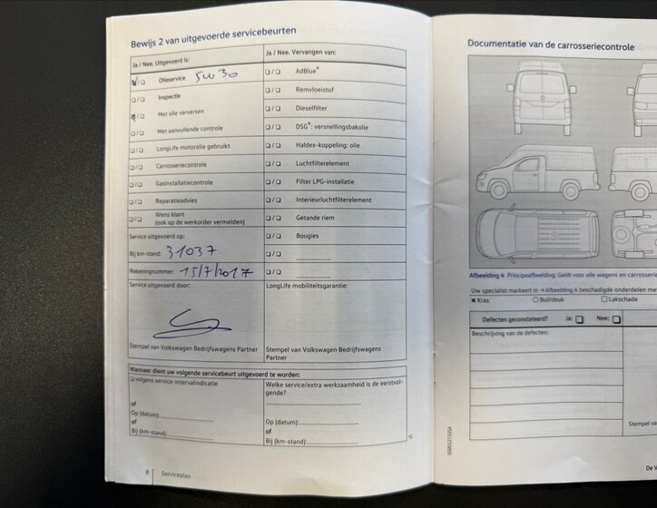 Volkswagen Caravelle 25