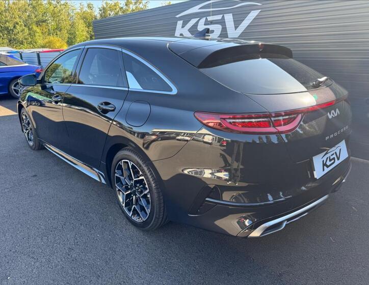 KIA ProCeed 8
