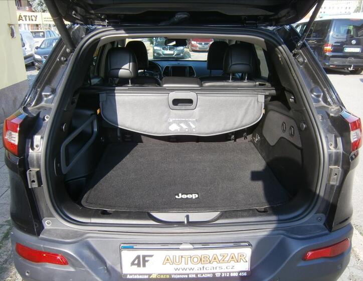 Jeep Cherokee 7