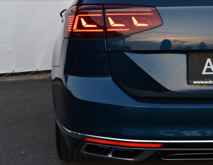 Volkswagen Passat 11