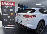 Alfa Romeo Stelvio 5