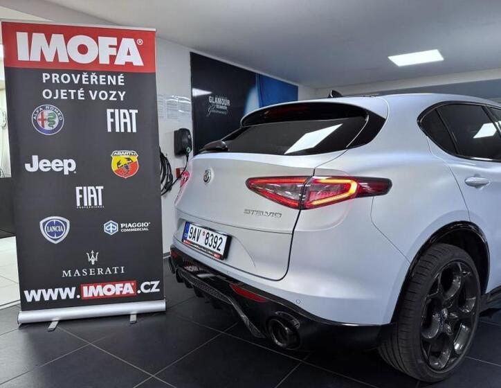 Alfa Romeo Stelvio 5