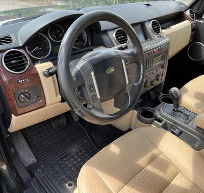 Land Rover Discovery 9