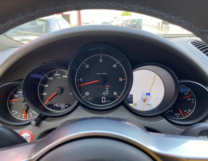Porsche Cayenne 25