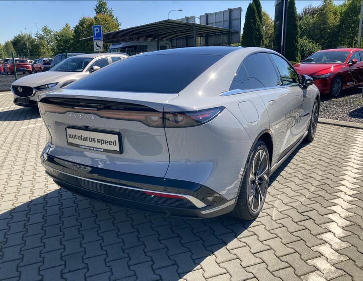 Mazda 6e 7