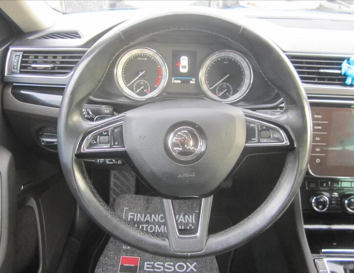 Škoda Superb 9