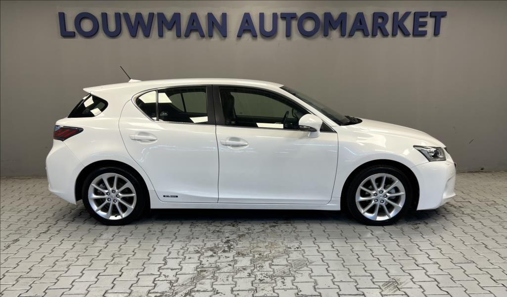 Lexus CT 200h