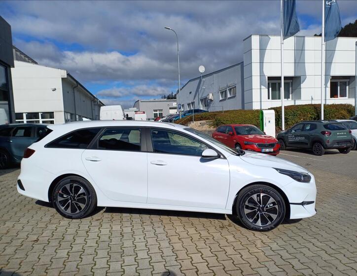 KIA Ceed 4