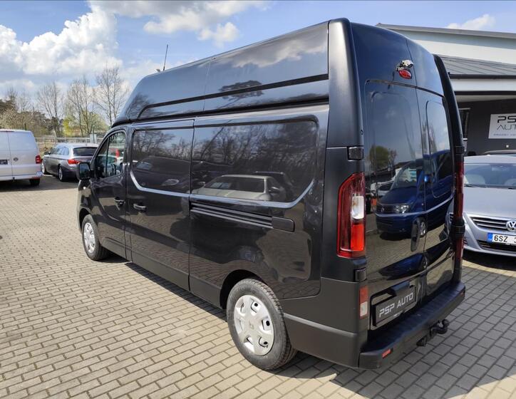 Renault Trafic 8