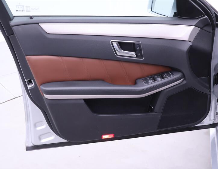 Mercedes-Benz Třídy E 11