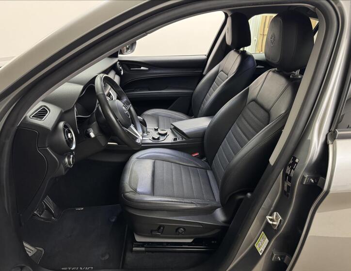 Alfa Romeo Stelvio 38