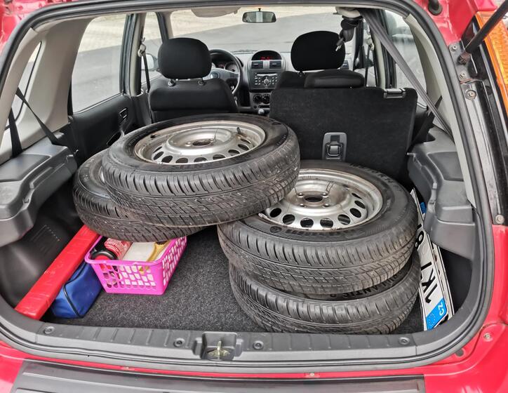 Suzuki Ignis 13