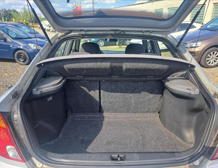 Hyundai Accent 24