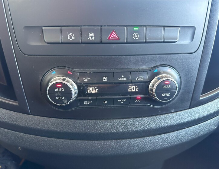 Mercedes-Benz Vito 21