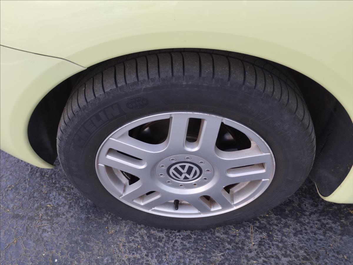 Volkswagen New Beetle