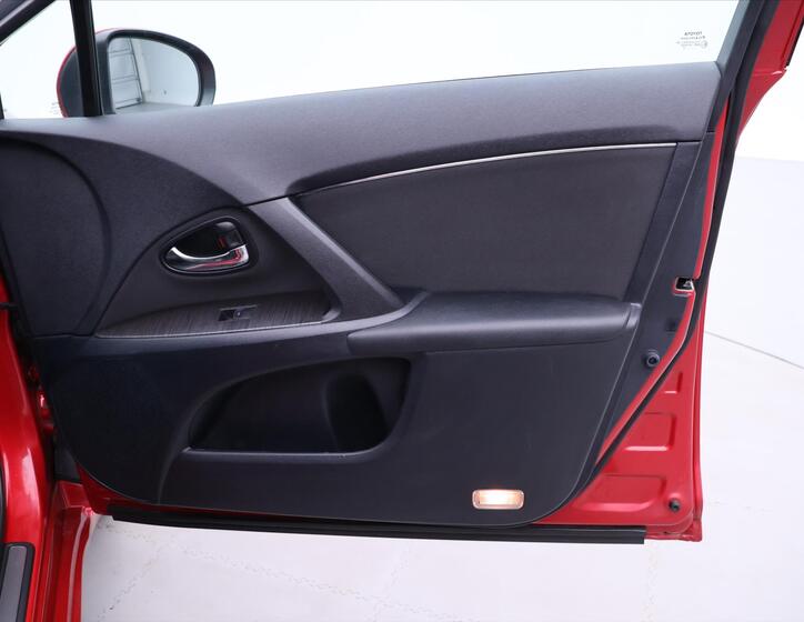 Toyota Avensis 12