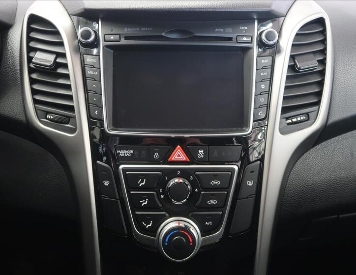 Hyundai i30 26