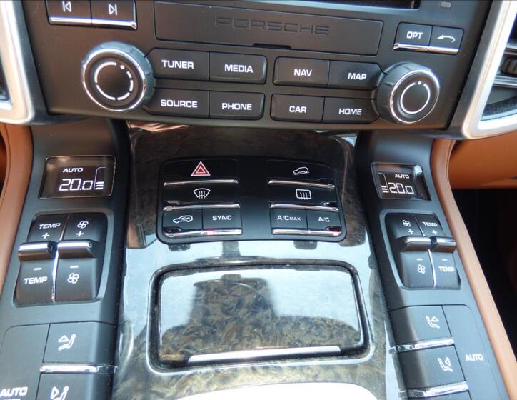 Porsche Cayenne 35