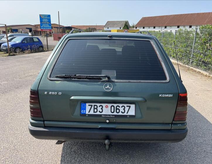 Mercedes-Benz Třídy E 7