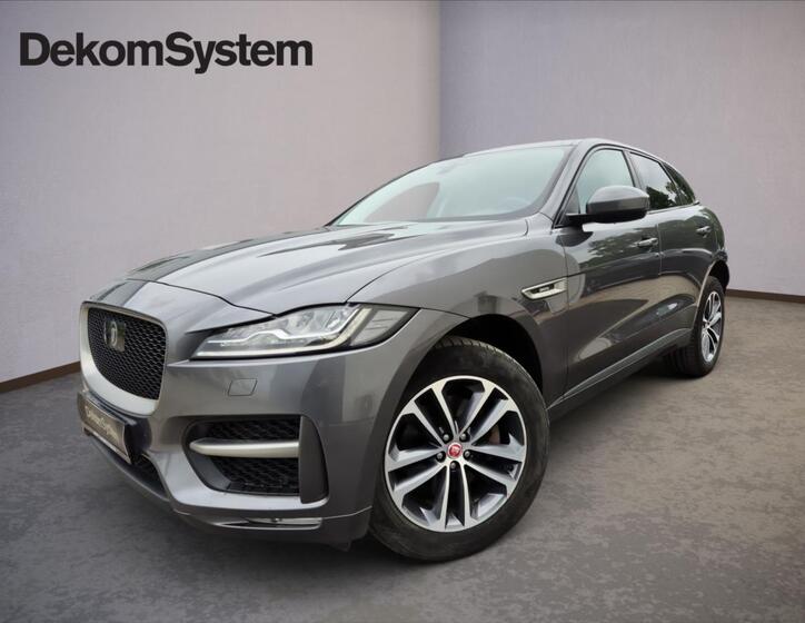 Jaguar F-Pace 1