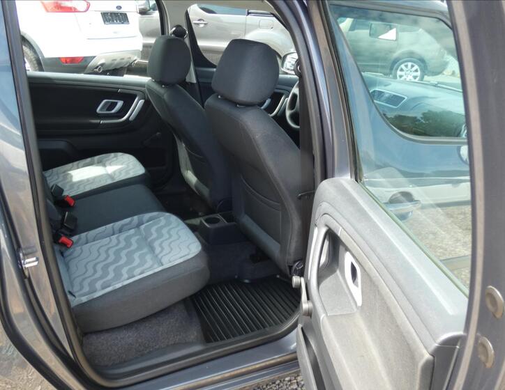 Škoda Roomster 11