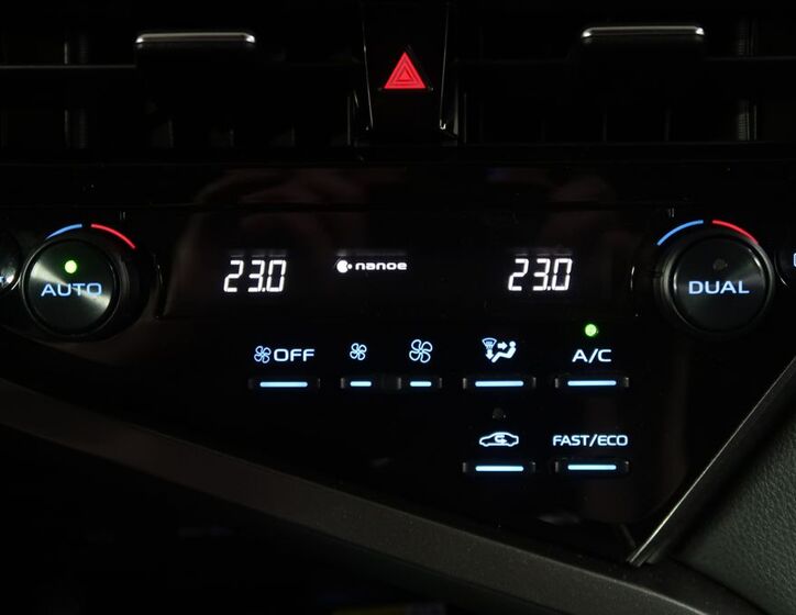 Toyota Camry 19