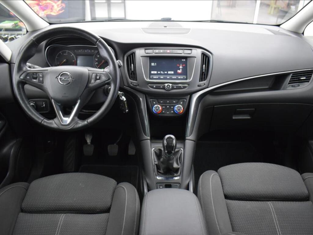 Opel Zafira 17