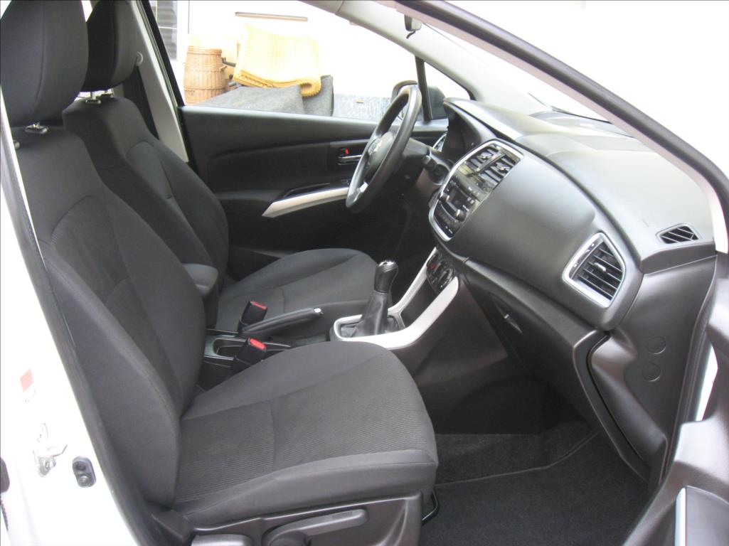 Suzuki S-Cross