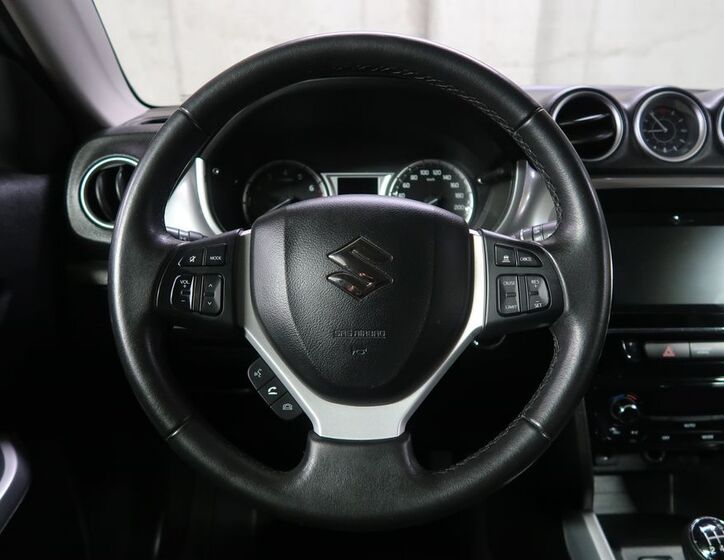 Suzuki Vitara 14