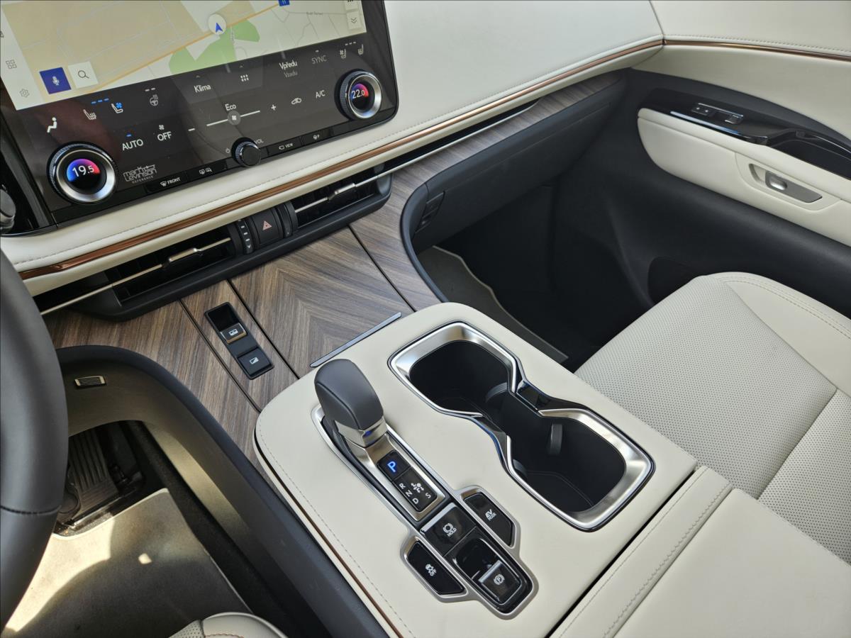Lexus LM 350h