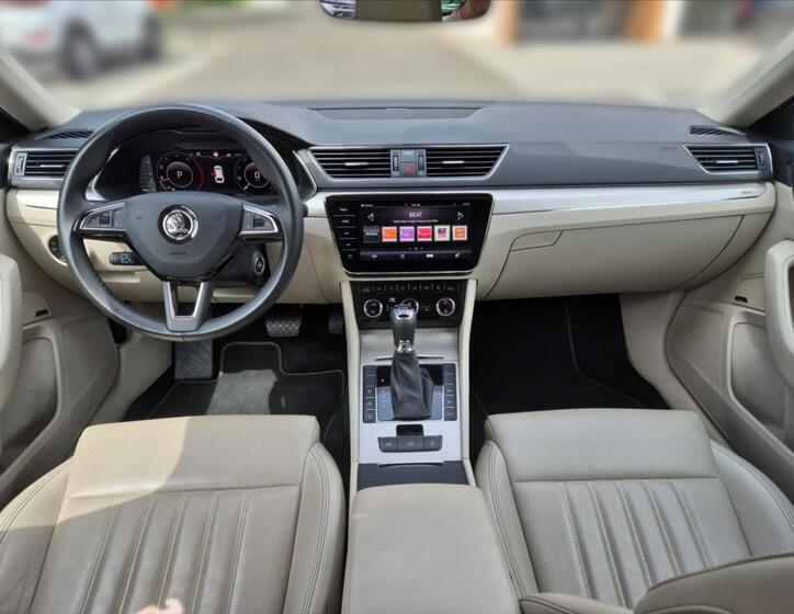 Škoda Superb 9