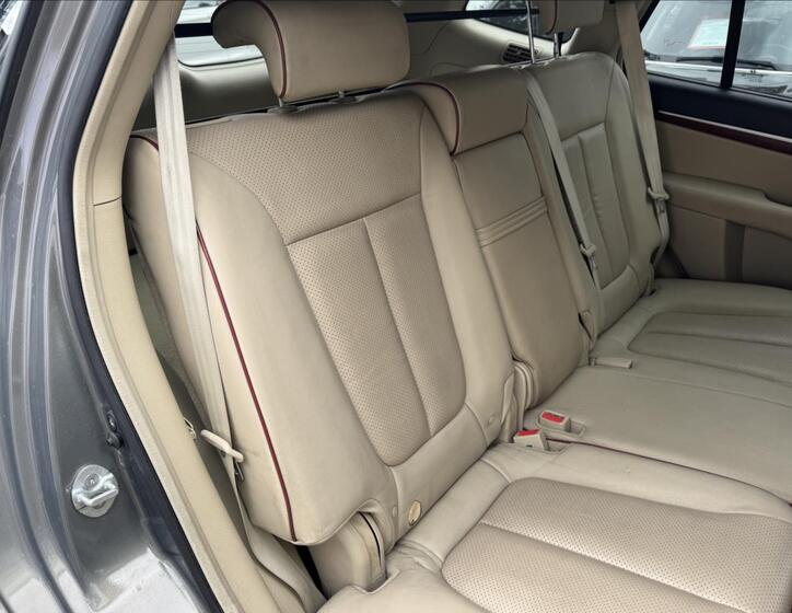 Hyundai Santa Fe 36