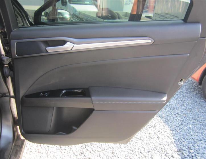 Ford Mondeo 26