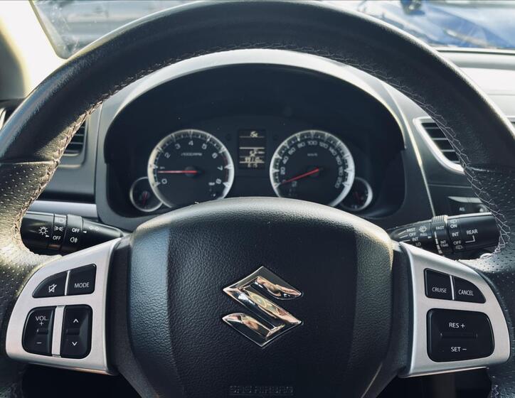 Suzuki Swift 13
