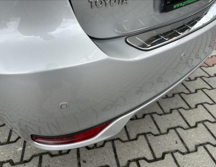 Toyota Avensis 23