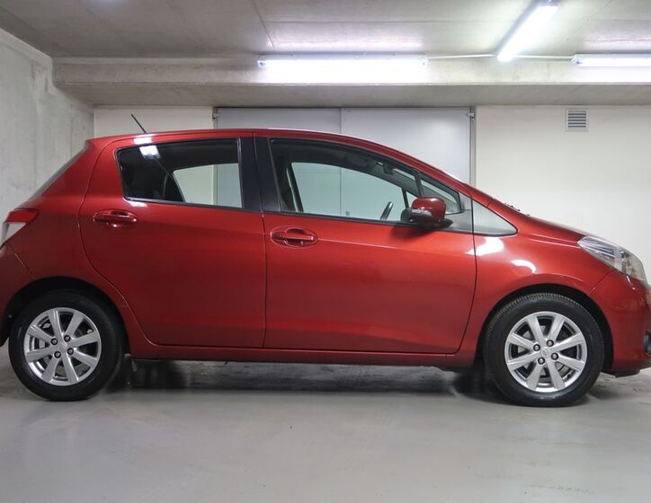 Toyota Yaris 4