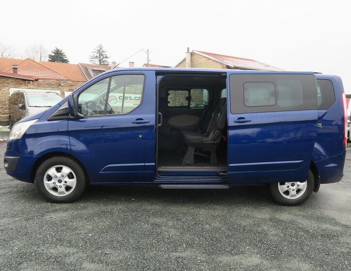 Ford Tourneo Custom 8