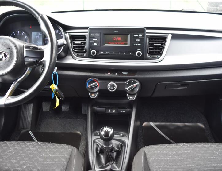 KIA Rio 26
