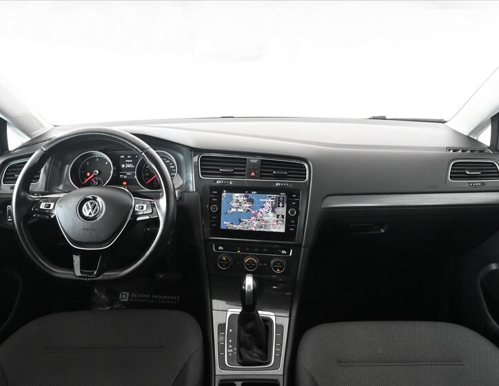 Volkswagen Golf 11
